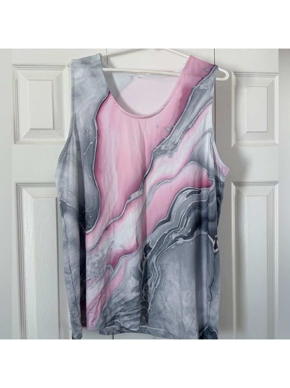 Women’s Pink & Gray Marble-Print Sleeveless Tank Top